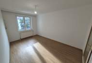 Komplett sanierte und helle 2-Zimmer-Wohnung mit Lift nur 5 Minuten zu Fuß zu U-Bahn und Schnellbahn!