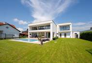 Luxuriöses Wohnen über zwei Etagen mit traumhaftem Garten und Pool - 293 m² WOHNFLÄCHE – EXKLUSIVE LAGE – SOFORT VERFÜGBAR!