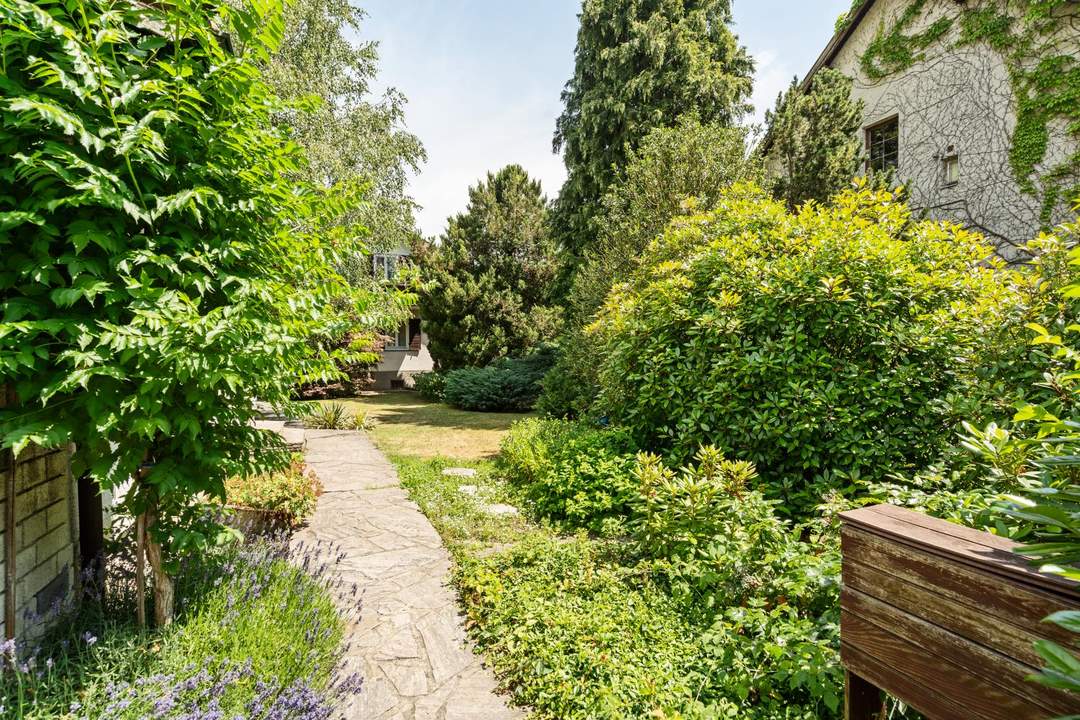 "Exklusives Einfamilienhaus in Hietzing – am Wienerwald"