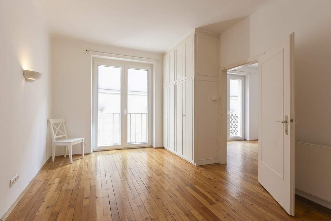 Charmante Drei-Zimmer-Wohnung mit Balkon nächst Albertina