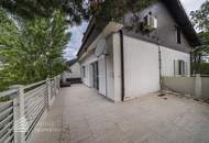 Villa mit Nebengebäude und Pool in Top-Ruhelage