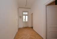 Altbaucharme trifft modernen Komfort – Stilvolle 2-Zimmer-Wohnung mit Blick ins Grüne