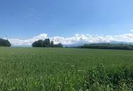 Großes Baugrundstück mit hohem Freizeitwert!