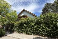 MÖDLING! Einfamilienhaus mit schönem idyllischem Garten auf einem Eckgrundstück zum Kauf!
