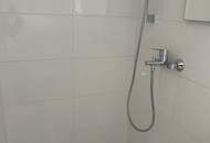 SANIERT: Kleinhaus mit Dachboden auf großem Grundstück in ruhiger Gegend