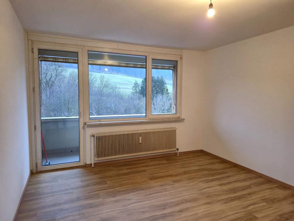 PRAKTISCHE 3-ZIMMER MIETWOHNUNG IN ALTLENGBACH MIT LOGGIA UND PARKPLATZ