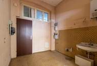 Renovierungsbedürftige Wohnung mit Charakter und Eigengarten!