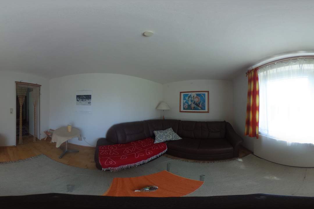 Renovierungsbedürftiges Einfamilienhaus mit Charme in sonniger Lage in Afling