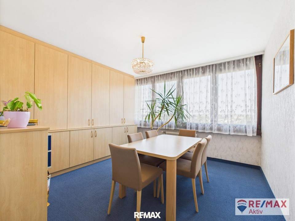 Helle 3,5-Zimmer-Wohnung im 6. Stock mit Aufzug – ideal als Büro oder Wohnung