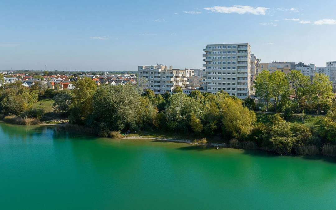 Leo am Teich - Wohnen am Wasser mit 20m² Freifläche