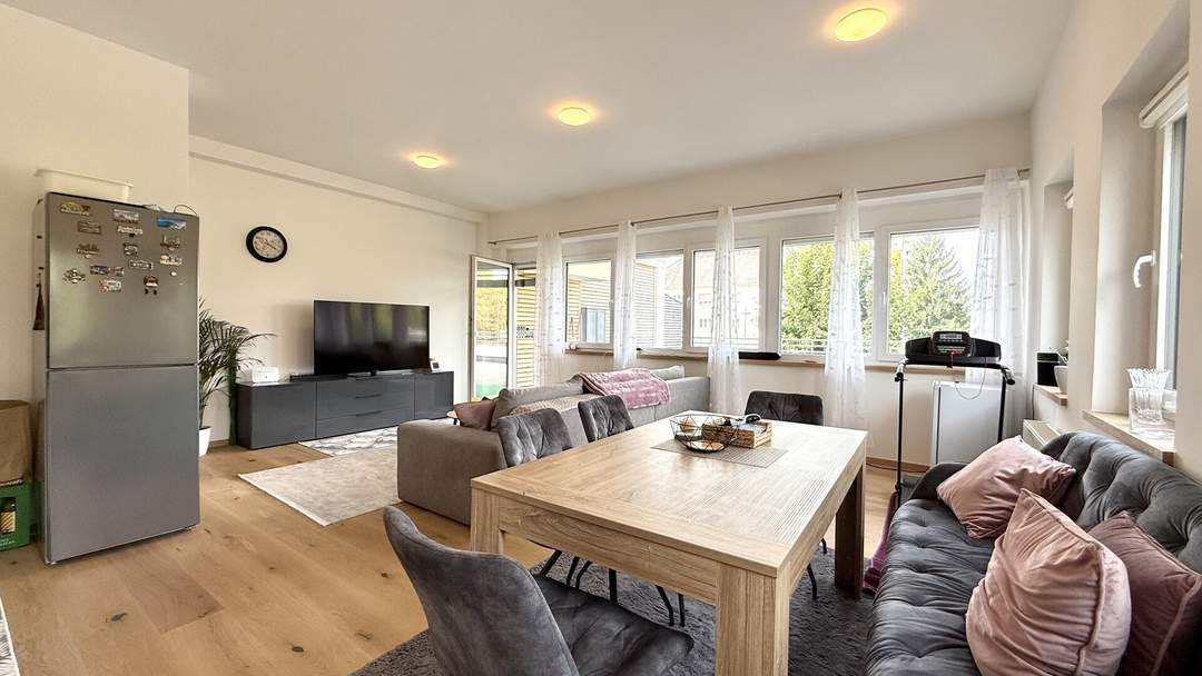 Klagenfurt - Krassniggstraße - nähe Klinikum: Hochwertig sanierte Anleger-Wohnung mit großer Terrasse