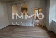 WOHN-UND GESCHÄFTSHAUS AUS DEM 16. JAHRHUNDERT IM HERZEN VON LANGENLOIS 100 m Kellerröhre, Nebengebäude, Innenhof, Geschäftslokale, usw.