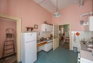 ++Rarität++ Großzügige Stilaltbauwohnung zum Sanieren in Bestage!