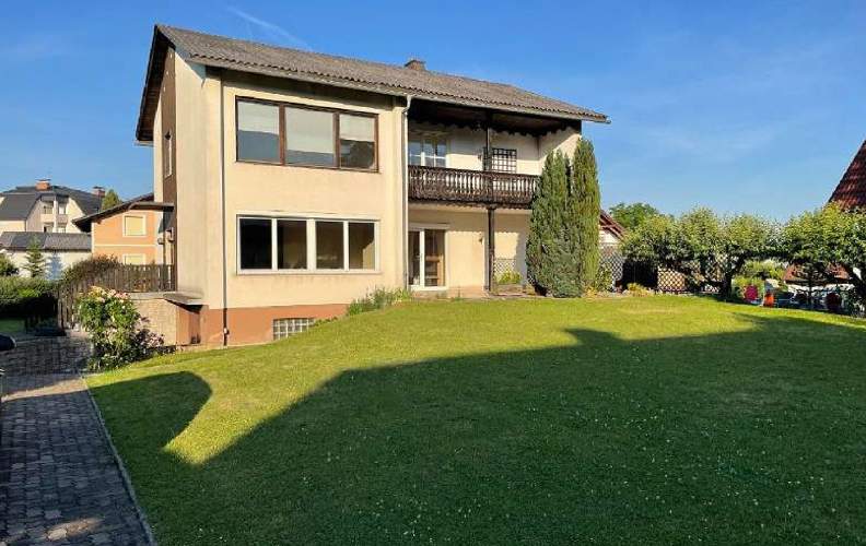 Charmantes Einfamilienhaus mit zwei Wohneinheiten und Blick auf die Hundertwasserkirche
