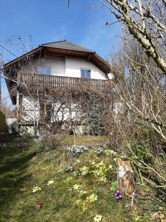 Wohnhaus mit 2 Wohneinheiten