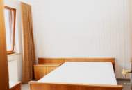 Einfamilienhaus mit Gartenparadies und Bächlein im Herzen von Walding