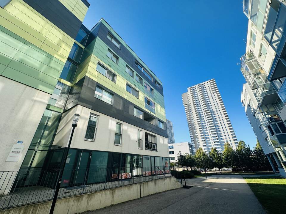 TOPPREIS! Tolle 4 Zimmerwohnung + Loggia INKL. GARAGENSTELLPLATZ & KÜCHE! Absolute Ruhelage!