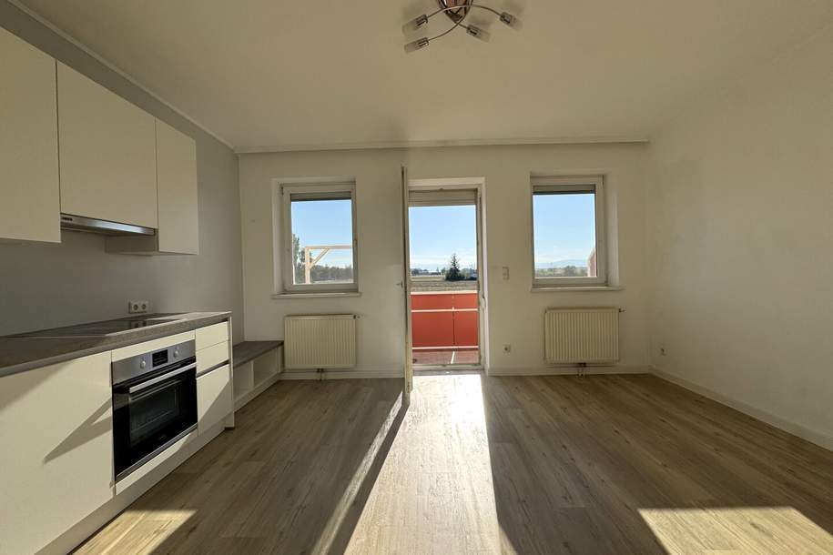 ZWEITBEZUG nach Sanierung // Schöne 2 Zimmer Wohnung mit Balkon | 1. Stock | Fernblick | Einbauküche, Wohnung-miete, 849,00,€, 2492 Wiener Neustadt(Land)