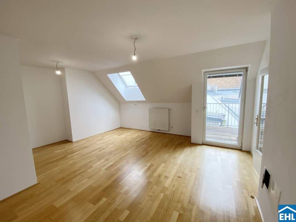 Schöne, großzügige 2 Zimmer-Altbauwohnung im 7. Bezirk
