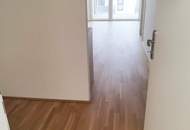 Singles & Paare aufgepasst: 2-Zimmer-Wohnung mit Balkon nahe U1