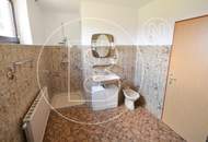 Großes Eckgrundstück mit renovierungsbedürftigem Haus!