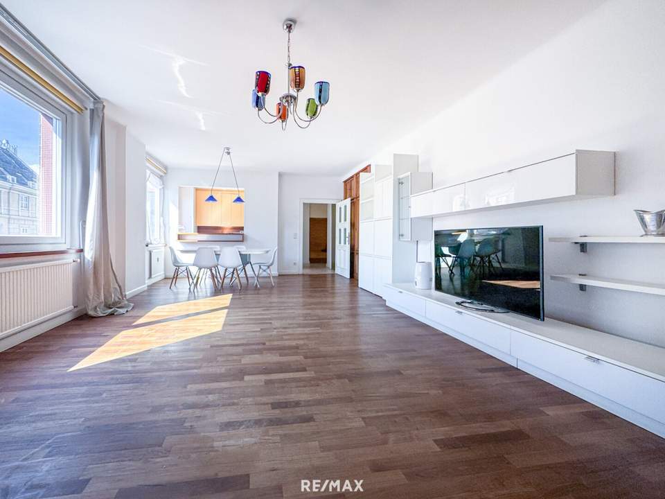 Lichtdurchflutete 2-Zimmer Wohnung im historischen Herzen Wiens