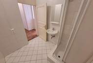 3-Zimmer-Altbauwohnung in der Heinrichstraße - WG-tauglich!