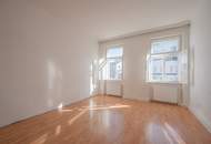 ++Airbnb++ Renovation-Required 2-Room Apartment in Excellent Location