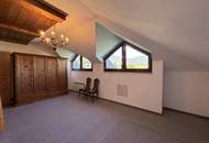 Ein Dachgeschoss wie kein anderes - Viel Raum, Gauben, Atmosphäre.