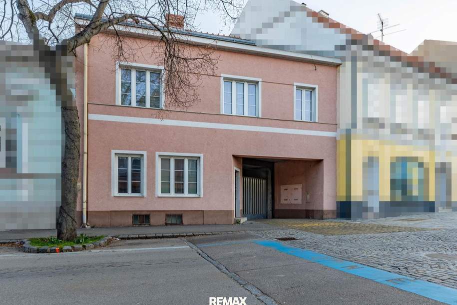 Stadthaus direkt am Hollabrunner Hauptplatz mit 2 Garagen - ideal zum Wohnen & für gewerbliche Nutzungen!, Haus-kauf, 359.000,€, 2020 Hollabrunn