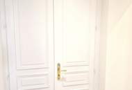 Stilvoll / Klein / Kompakt! Ruhige Seitengasse + U-Bahn um´s Eck + Blick ins Grüne + Viel Platz auf wenigen Quadratmetern + Hochwertige Ausstattung + Flügeltüren! Jetzt zugreifen!