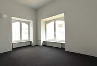 SPITTELBERG: Zentral begehbares Büro (viele Zimmer) mit Loggia! Garagenplätze bei Bedarf!