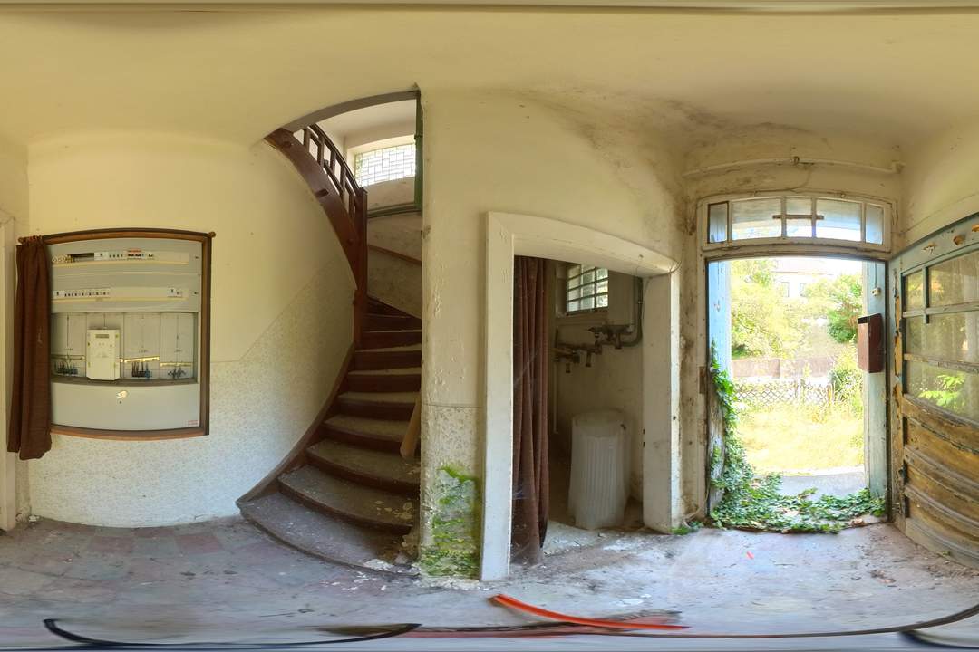 Historische Villa mit Charme und Potenzial in traumhafter Ruhelage