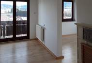 Eine 3 Zimmer -Wohnung ca. 90 m²,und ca. 11m² Balkon, ca. 40 m² Gärtchen und 1 PKW-Stellplatz.