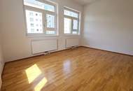 BERNHARDTSTALGASSE, unbefristete 96 m2 Altbau, Wohnküche, 3 Zimmer, Komplettküche, Wannenbad, gefördert, WG-geeignet
