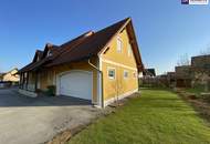 SONNENLAGE - Neuwertiges ca. 160m2 großes Traumhaus mit idyllischem Garten + Terrasse, 2 Garagen &amp; Top-Ausstattung in Ruhelage