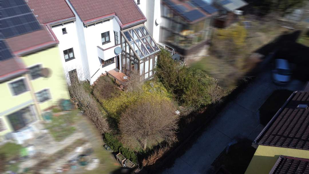 Großzügiges Reihenhaus mit Wintergarten und ausbaubarem Dachboden