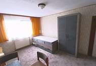 Geräumiges Mehrfamilienhaus mit großem Garten, sowie ehemaligen kleinen Geschäftslokal neben Bahnhof