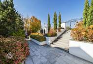 Villa mit Nebengebäude und Pool in Top-Ruhelage