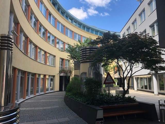Büro im Pharos Haus mit Terrasse zu mieten