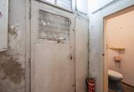 ++NEU++ Sanierungsbedürftige 2-Zimmer Altbauwohnung im Erdgeschoss!