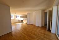 Herrliche Dachgeschosswohnung mit großer Terrasse - Nähe Krottenbachstraße!