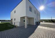 Wunderschöne Doppelhaushälfte // Zweitbezug | Eigengarten | 2 PKW Stellplätze | Luft-Wärmepumpe | Erlenweg - Haus 2B | ab 1. April 2026