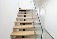 Traumblick - Ihr Logenplatz über der Stadt! Wohnen im Dachgeschoss mit WOW-Effekt! Traumhaft saniertes Altbauhaus + Hofseitige Terrasse + Tolle Infrastruktur und Anbindung + Lebensqualität pur!