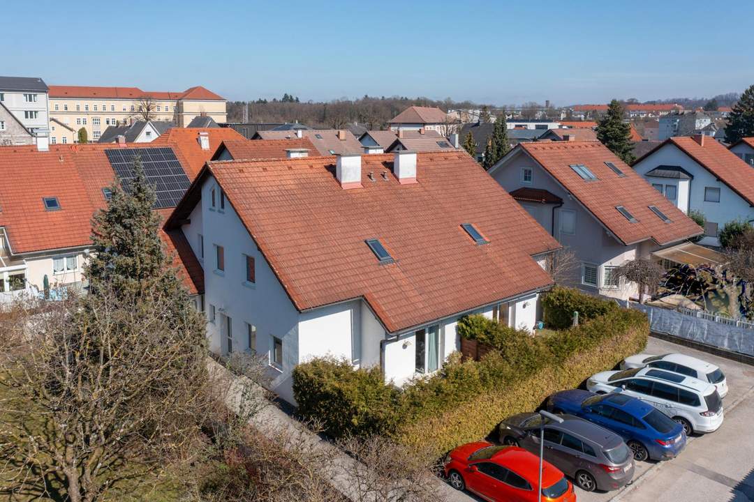 STEYR | SCHLÜSSELHOF – voll vermietetes Doppelwohnhaus mit 8 Wohneinheiten, 6 Stellplätzen &amp; 2 Garagen in TOP LAGE!