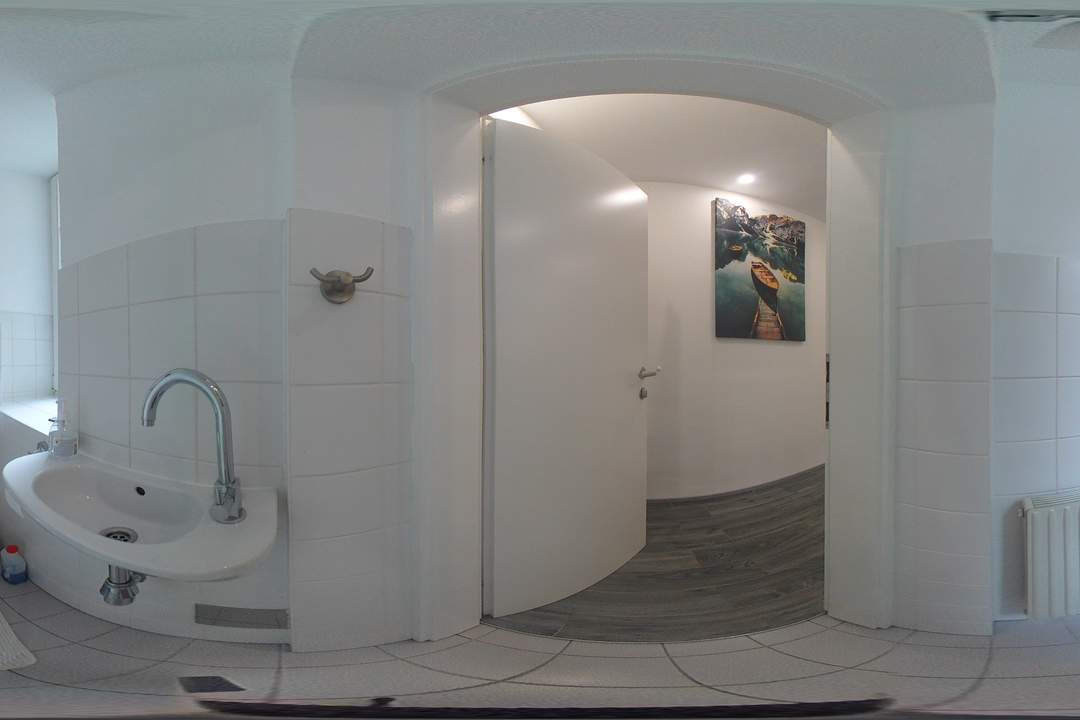 "Wohnen mit Geschichte – Gartenwohnung im Turmhaus Pressbaum"