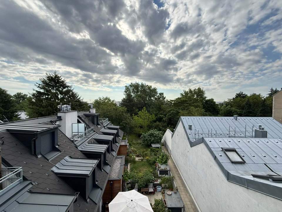 Entzückende 2-Zimmer-Wohnung mit großem Balkon - hofseitiger Grünblick