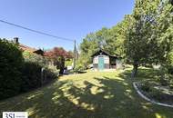 Zuhause am Schafberg: Bungalow mit Pool &amp; zusätzlichem Grundstück