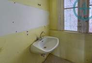 Sanierungsbedürftige 2 Zimmer Wohnung