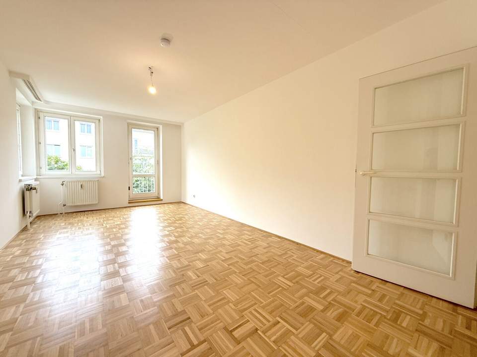 Gut aufgeteilte Zwei-Zimmer-Wohnung am Fuße des Wilhelminenbergs mit Tiefgaragenstellplatz